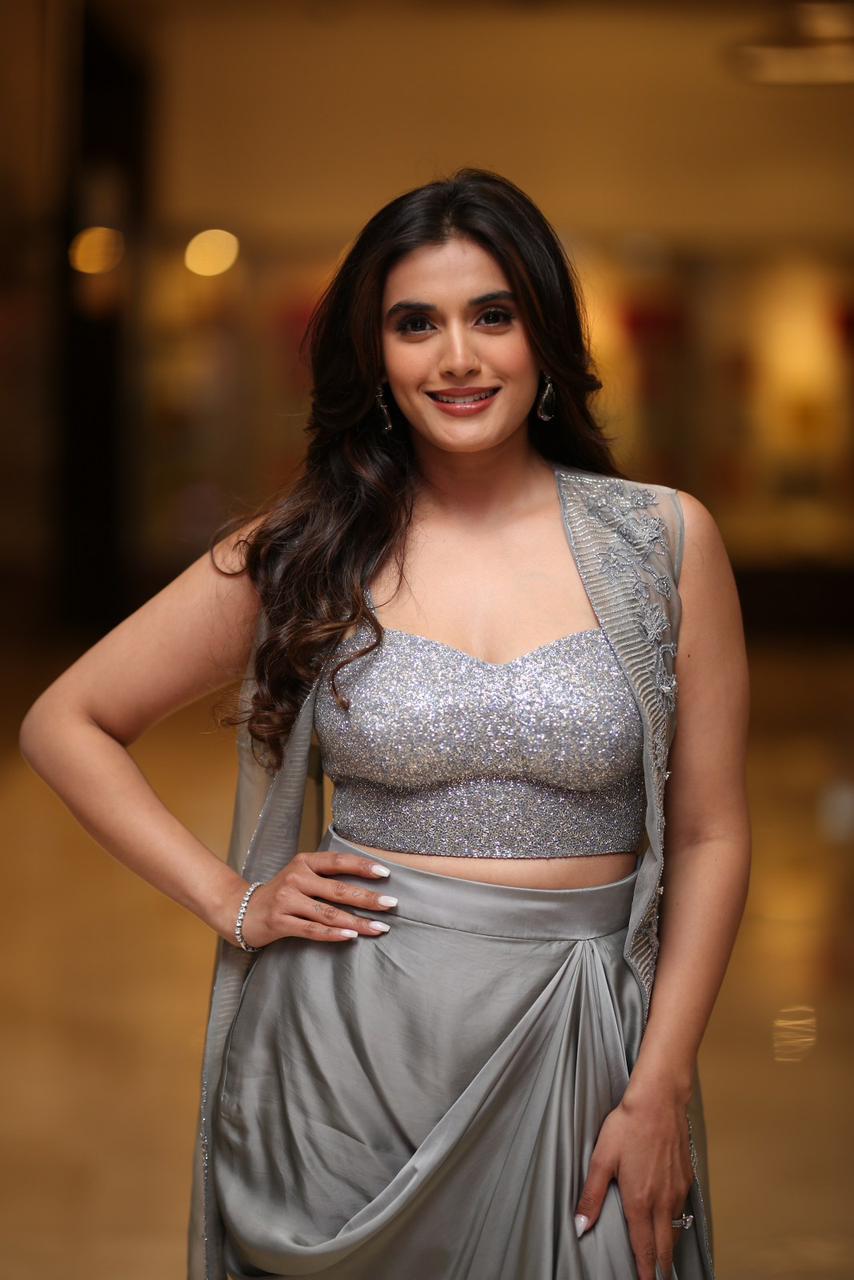 Fx4Iib-X0AMrZA3?format=jpg&name=large