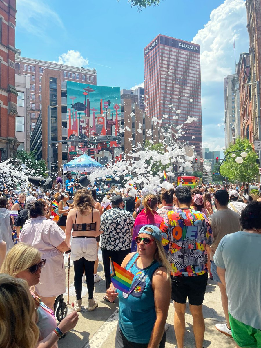 Happy Pride, Pittsburgh!! 
🩷❤️🧡💛💚🩵💙💜🤎🖤