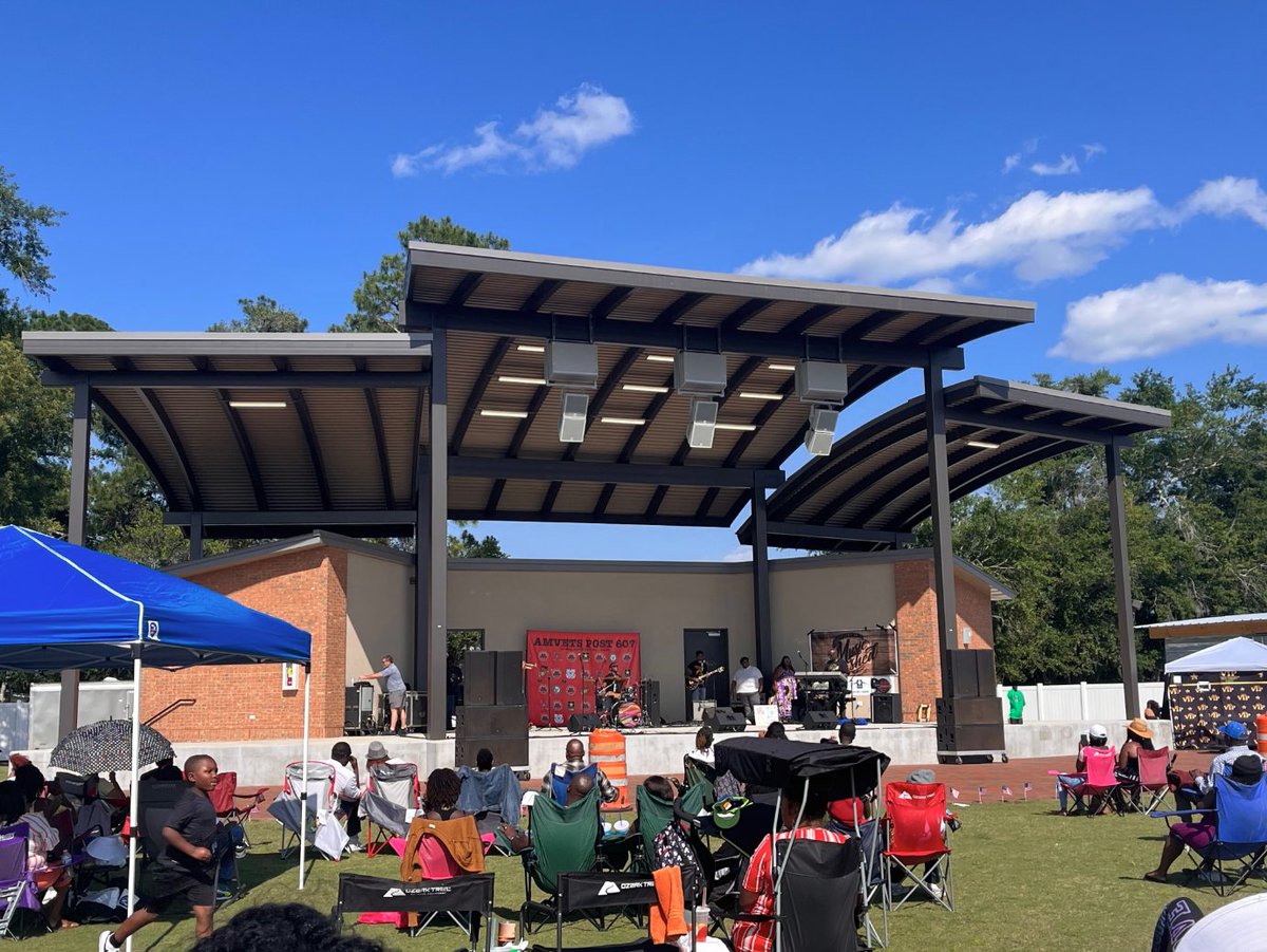 Clearwave_Fiber's tweet photo. The Amvets Post 607 Memorial Day festival was an excellent opportunity for the residents of Valdosta-Lowndes County to enjoy the newly built Unity Amphitheater downtown! We are honored to have supported this project for our community 💙
#ClearwaveCommunity #Amvets https://t.co/yOJJcUmPN3