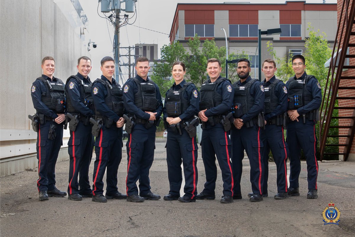 reginapolice's tweet image. Congrats, Constables!
This group of graduates will start their careers as police officers this week. We are proud of their commitment to public safety and are pleased to welcome them to our Regina Police Service family. #RecruitGrad #Class86 #JoinRPS