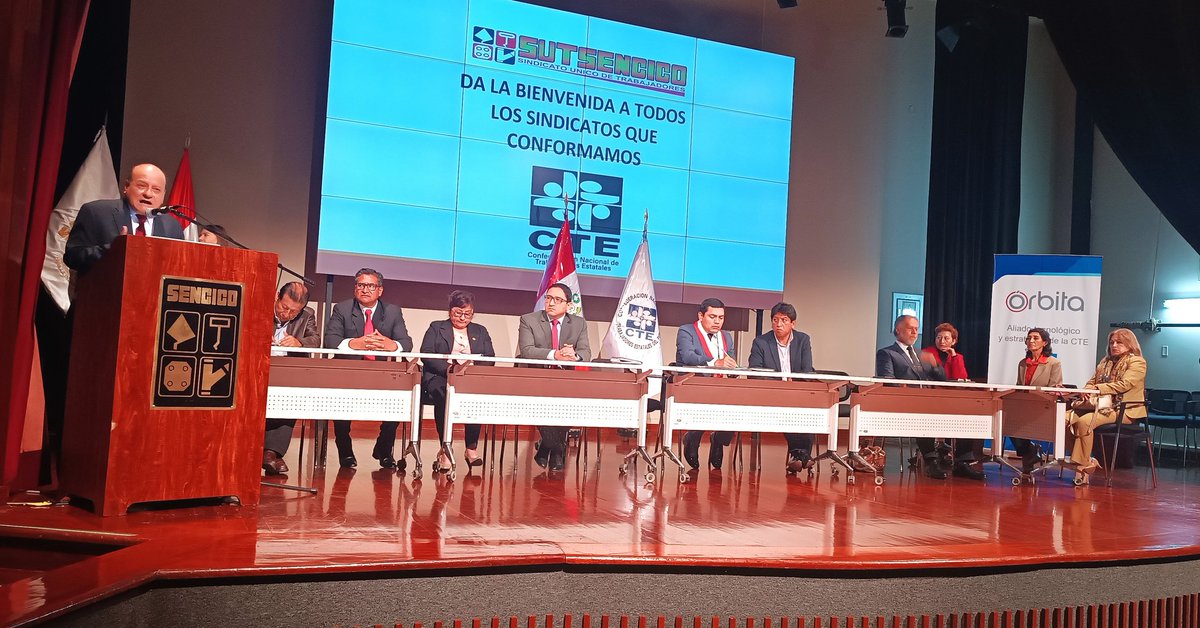 InfoSindicatos's tweet photo. Se realizó la juramentación del Concejo Ejecutivo Nacional de la CTE-Perú, liderado por Domingo Cabrera quien se comprometió ante el Defensor del Pueblo @Defensoria_Peru, Dr. Josué Gutiérrez, a hacer respetar los #DerechosHumanos de los trabajadores estatales del Perú. @OITAndina https://t.co/NmSoBTHC79