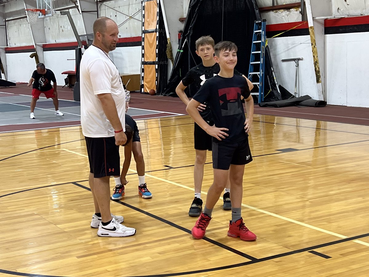 NP Quaker Hoops tweet media