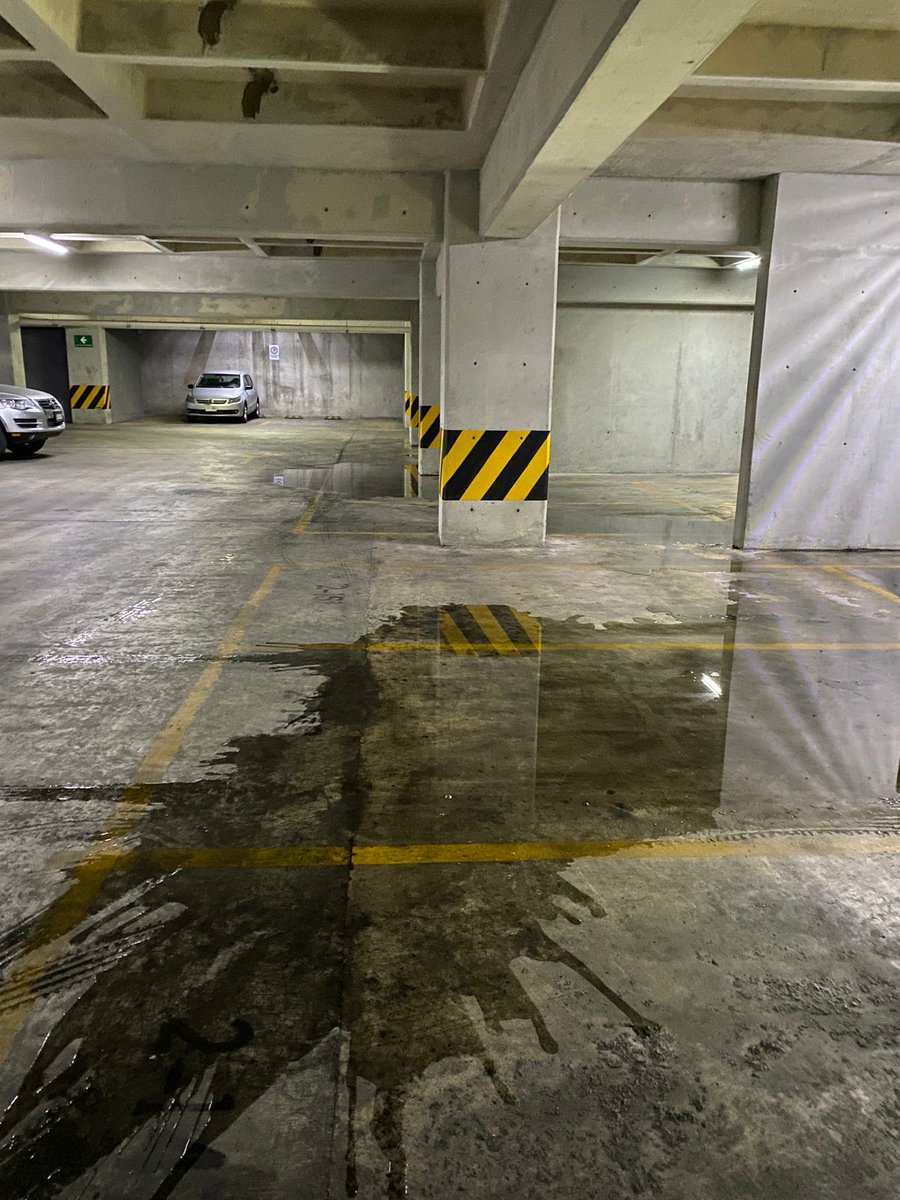 Rivas_Juan's tweet photo. 🚨
#URGENTE
Piden apoyo a @SacmexCDMX para atender 6 fugas de agua por medidores descompuestos en edificio; se desperdician miles de litros. Aunado al riesgo de reblandecimiento de columnas. Dra. @Claudiashein los vecinos cuentan con reporte y folio. Sucede en @AlcCuauhtemocMx https://t.co/YskfHY1HeH
