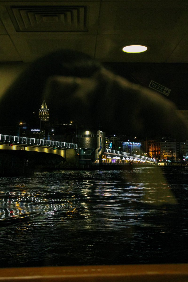 pencerelerden bakmak