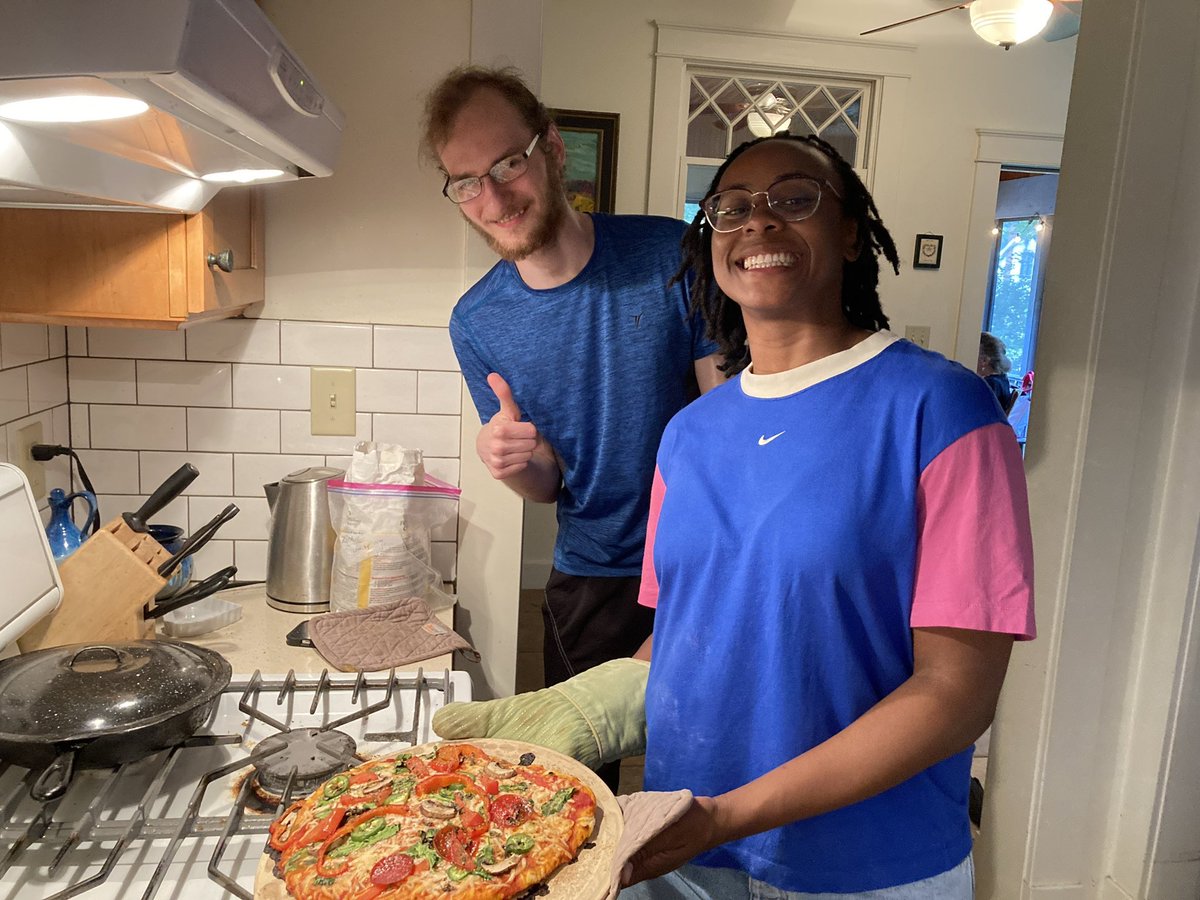 It’s the annual pizza making party at Dr. Herzog’s - so much fun!! @ErikHerzog #wustlendure
