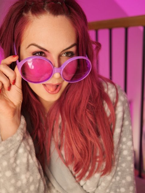 Nouveau shooting disponible sur mon patreon 🥰 https://t.co/L2im7FsXRV #redhair #photography #fashion https://t.co/R7PC3gtZ9m