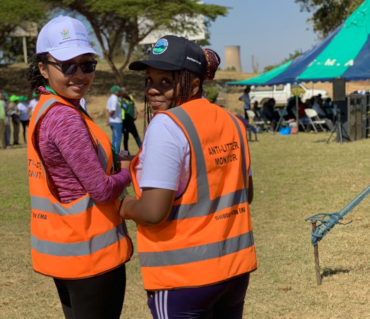 LynnMapiye's tweet photo. Was part of it and it felt great!! As a young woman, am part of the fight in beating plastic pollution in Zimbabwe and you🫢!! World Environment Day 2023 #BeatPlasticPollutionZim #ClimateActionNow https://t.co/1KKlT8mXXf