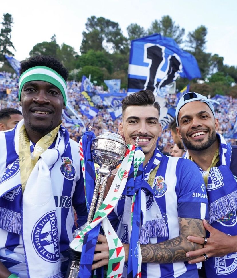 Super Eagles full-back Zaidu Sanusi helped Porto win the Taça De Portugal after coming on in the final victory against Braga. 

Congratulations @ZaiduM3

#9jaFootballers