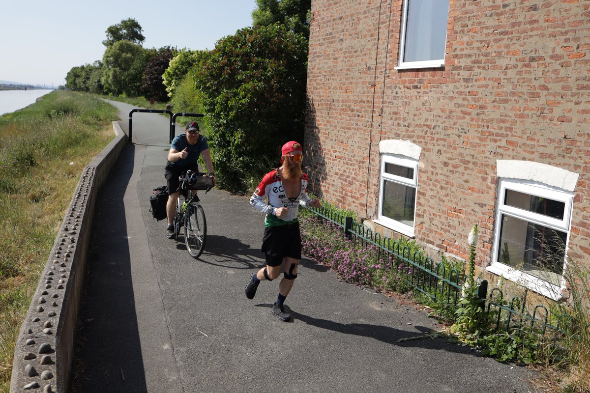 Conway_Sean's tweet photo. Day 57: Run was also quick today. I had David Clamp (@deca_dave_deca_pt) pull me along. He's an absolute machine. Cheers for that. Beautiful weather out there today. Run completed in: 5h15m #IRON102 https://t.co/hVOQwGEohw