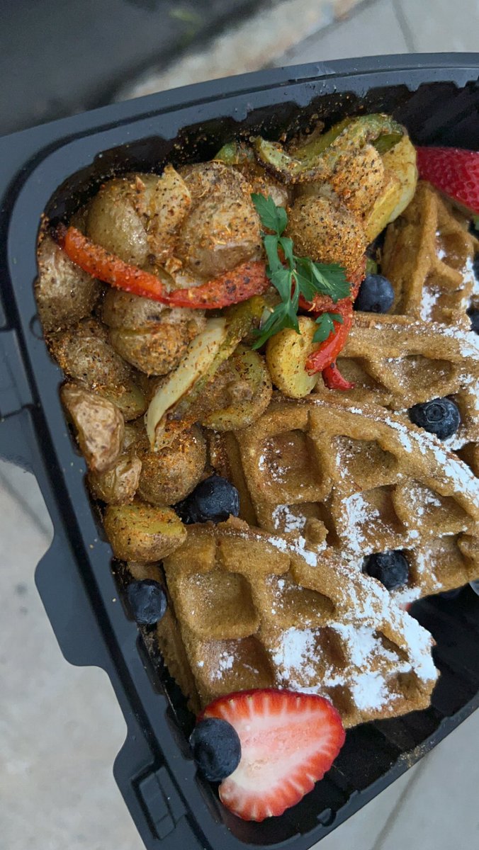 dallasss_nicole's tweet photo. I be in my kitchen going in 💗

#grillbae #cafe #owner #Rochester #NewYork #privatechef #catering https://t.co/5LbZwfcoWi