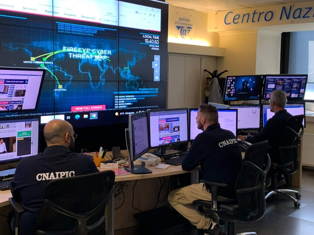 poliziadistato's tweet image. #poliziapostale avverte ⚠️ attenzione a email e sms phishing che utilizzano illecitamente logo @Agenzia_Entrate per indurre utenti a fornire password.
Non cliccate sui link allegati. In caso di dubbio collegatevi da app e siti ufficiali ▶️ commissariatodips.it
#essercisempre