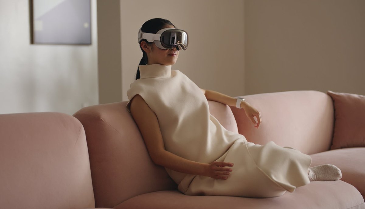 mreflow's tweet image. Who's getting the Apple Vision Pro?

- Blend between VR and pass-through by scrolling a crown wheel
- Syncs between iPhone, iPad, and Mac with iCloud
- No controllers - Use your voice and hands
- People can see your eyes when looking at you wearing the googles.
- Essentially view