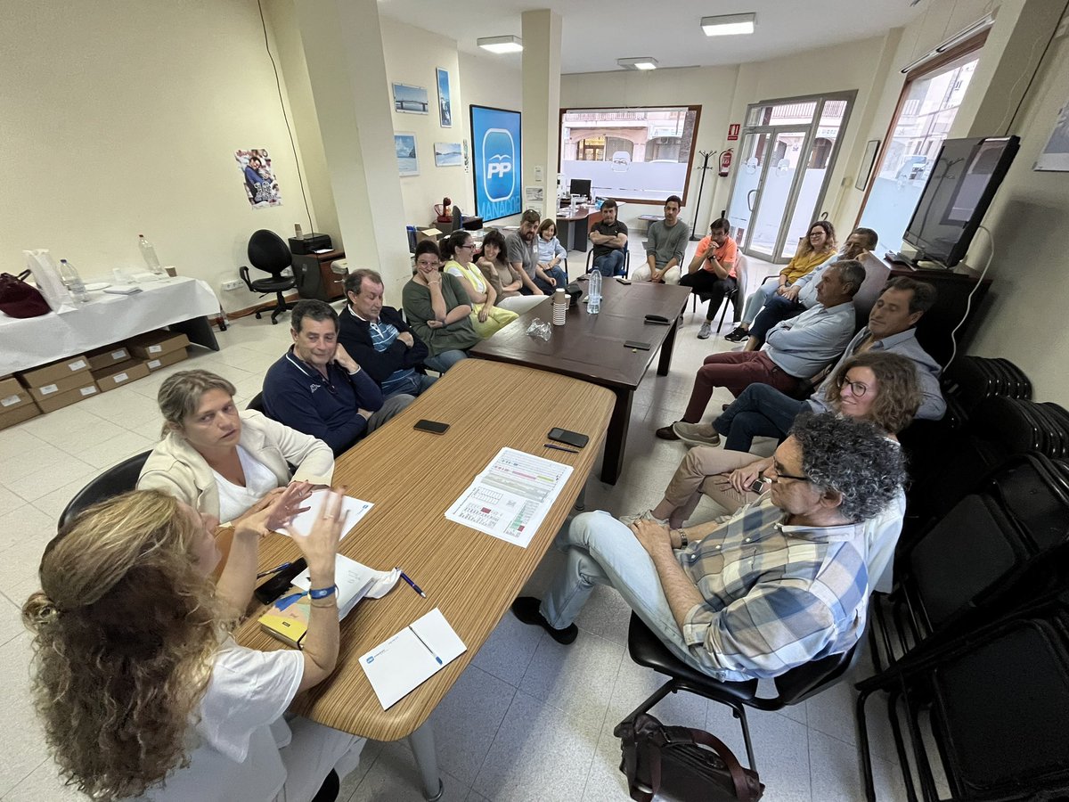 ManacorPp's tweet photo. Celebram una junta per analitzar els resultats del 28M, planificar la campanya del 23J i dissenyar les pròximes accions de cara a la investidura municipal.
#PartitPopularManacor https://t.co/2YzwgtDI3V