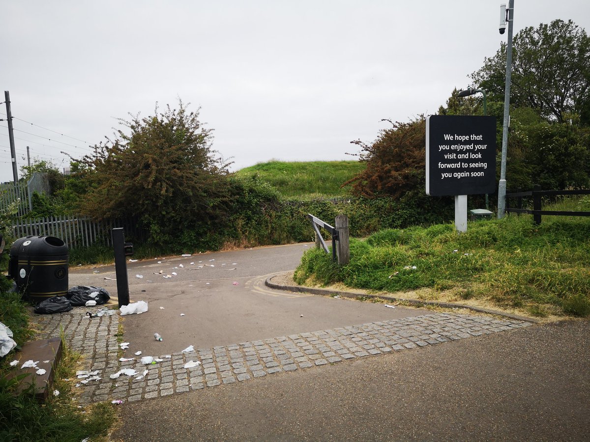 Gonzo Anonymous (@gonzological) on Twitter photo <a href="/LeeValleyPark/">Lee Valley Park</a> are simply not capable of managing the lea valley corridor. The entire route between #leavalleyicecentre and coppermill lane looks like this. An organisation that pays it directors 6figure salerys cant develop a decent waste plan. This is tragic <a href="/WeLoveE17Marsh/">Walthamstow Marsh & E17 Wetlands</a> <a href="/LeeValleyPark/">Lee Valley Park</a> are simply not capable of managing the lea valley corridor. The entire route between #leavalleyicecentre and coppermill lane looks like this. An organisation that pays it directors 6figure salerys cant develop a decent waste plan. This is tragic <a href="/WeLoveE17Marsh/">Walthamstow Marsh & E17 Wetlands</a>