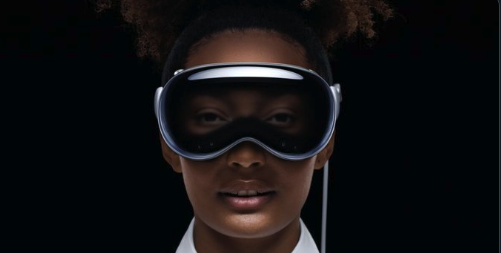 depression2019's tweet photo. No one is gonna put this thing on their head, simply not how people like to interact with technology 

look at meta when they try to go all VR. you know one person that has an oculus and actually uses it? You try it use it once then it sits in a drawer forever https://t.co/kLzfflEFuY