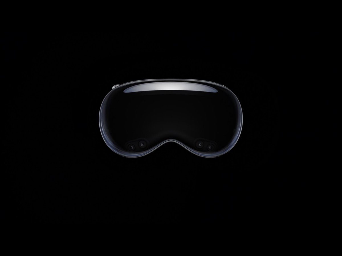 FBergwitz's tweet photo. Oha… #visionpro wird DAS neue AR/VR-Tool! Was damit in der Schule alles möglich wäre! Müssen wir gleich mal für den AR Workshop ausprobieren. Oder was meinst du @drullaha? #AR #twlz #edubw #hoppfoundation https://t.co/9O4oCfSm74