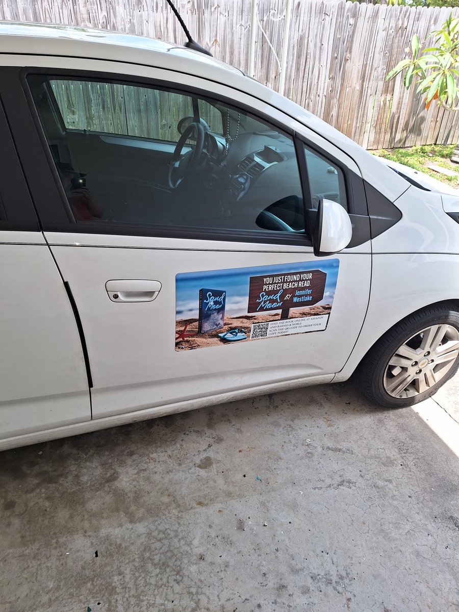 Thank you @robfike for designing this amazing car magnet! 

If you're looking for a book to read this summer, give Sand Moon a shot!! :)

#WritingCommunity
#Author #Teenfiction
#Summer @simonteen