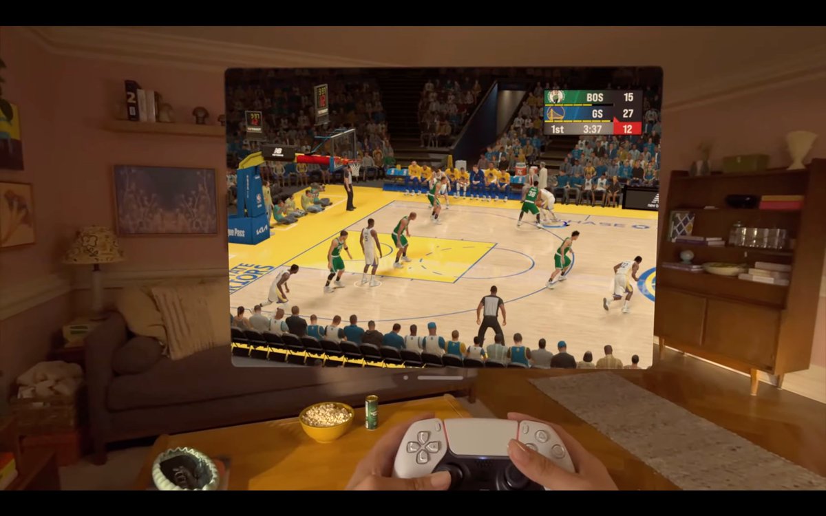 Visualitza pel·lícules i vídeos en 3D, amb so immersiu, o juga a videojocs amb el comandament de la teva videoconsola preferida en pantalla gran. #WWDC23