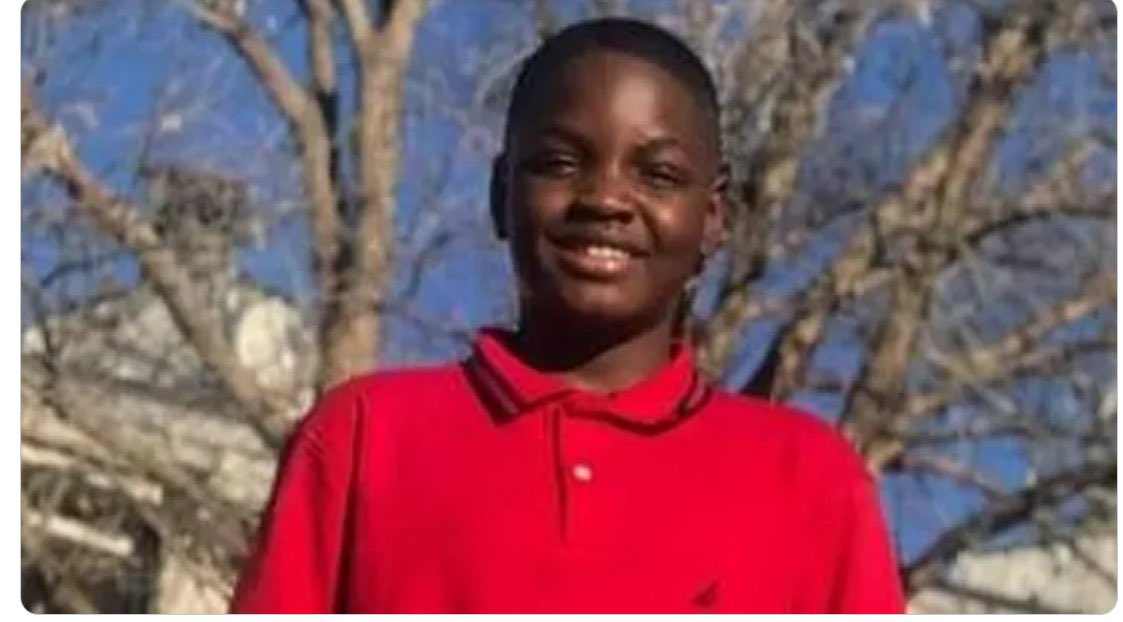 sylvie_ish's tweet photo. Jor’dell Richardson a 14 year old kid was shot by the aurora police department. 
APD have said that he and other kids were robbing a convenience store for vapes. They have also said that he was armed. APD has a long history of misconduct and lying as I will show in this thread. https://t.co/t8f19RH332
