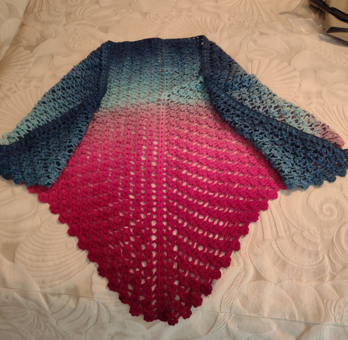 Mail haul!! My new shawl from #RepublicofYarnia !  Thanks @ISASaxonists I love it!