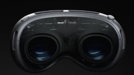 imujjwaal's tweet image. So, it appears that the term &quot;Spatial Computer&quot; is the preferred name.

#SpatialComputer #WWDC23 #WWDC2023 #Apple #ARVR