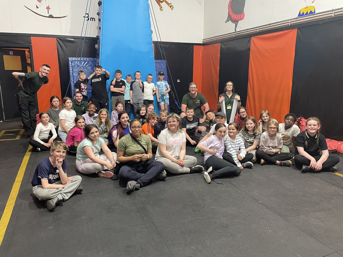 strichardsrc's tweet photo. Last activity before hot chocolate and bed @RealRobinwood it’s the team challenge #teamwork #beready #respecttheteam https://t.co/MsDEnzwDX7