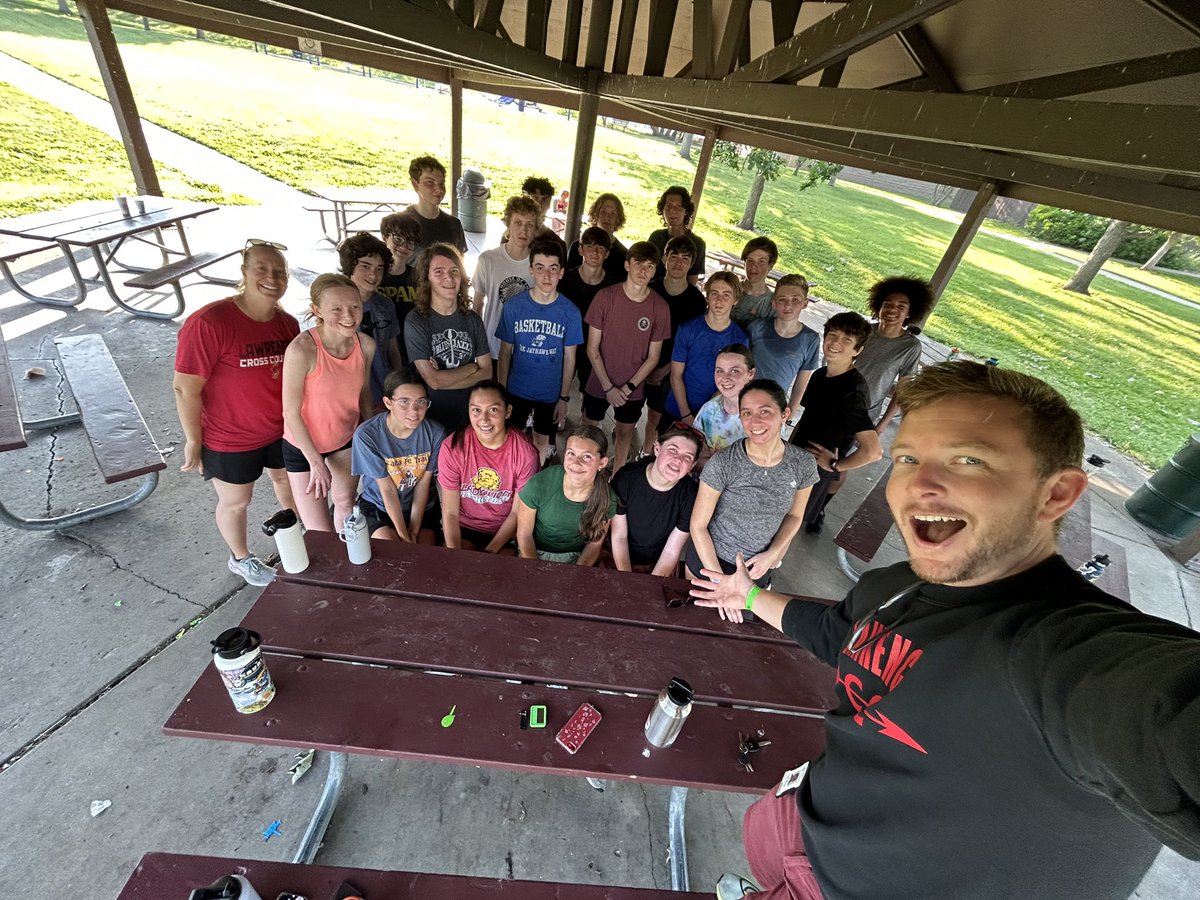 LawrenceHighCC's tweet photo. And we are officially underway with summer running! Great turnout this morning with many familiar faces along with some new. Cannot wait to work with this group and coaches over the next 10 weeks in prep for a stellar 2023 campaign! 💪🦁#chestypride #chestystrong https://t.co/VVcnXcPJu3