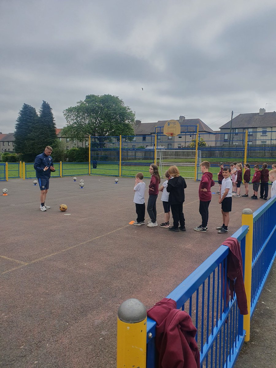 eastertounps's tweet photo. P4 really enjoyed their football session today with @PlanetSoccer_uk⚽️. Thank you for teaching us some super football skills🤩 https://t.co/9JGdJNmXVl