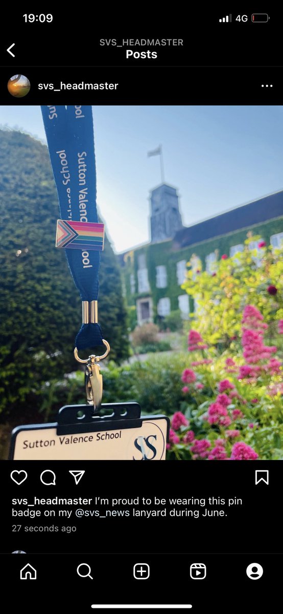 SVS_Headmaster's tweet photo. I’m proud to wear this pin badge on my @SVS_News lanyard during June. https://t.co/9Ar4QUG1zR