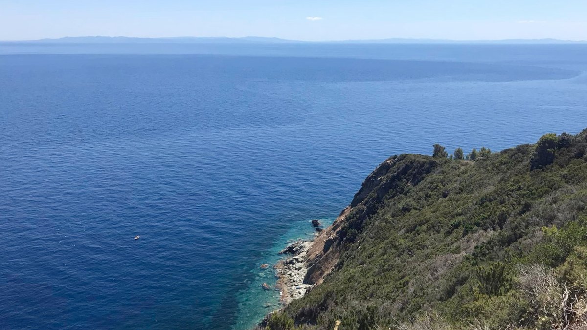 VisitTuscany's tweet photo. Unspoiled nature &amp; historical remains for an island out of time such as Gorgona! It’s the ideal place for #hikinglovers and to celebrate the #worldenvironmentday by choosing #sustainabletourism. Locally &amp; globally #BeatPlasticPollution &amp; #defendourplanet https://t.co/02v5Uwwdje https://t.co/DTQSqguhCZ