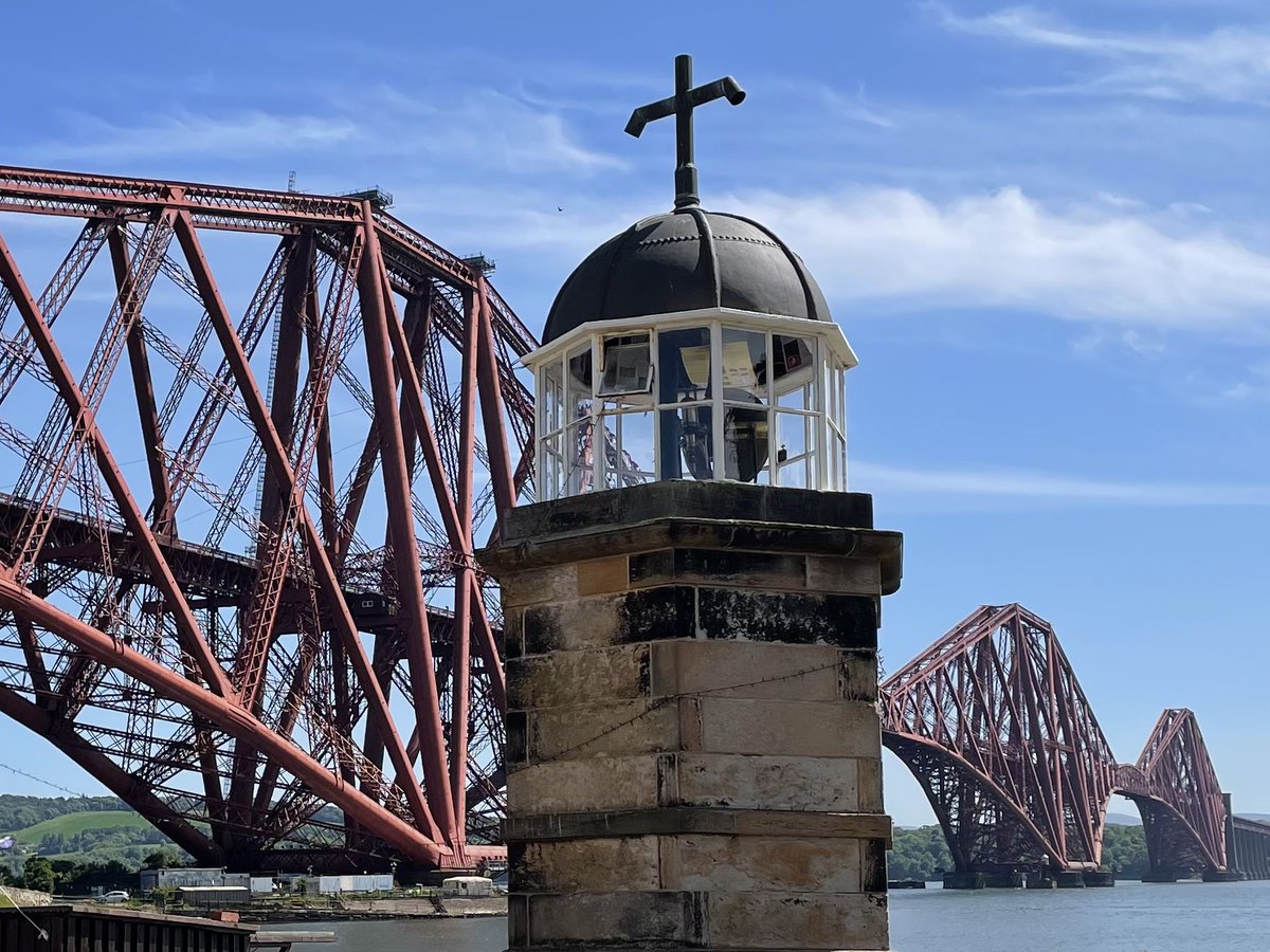 #NORTHQUEENSFERRY HARBOUR LIGHT TOWER