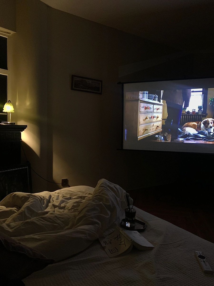 UUQQTwi's tweet photo. Relax yourself and watch a movie. https://t.co/f4wSx7e8j7