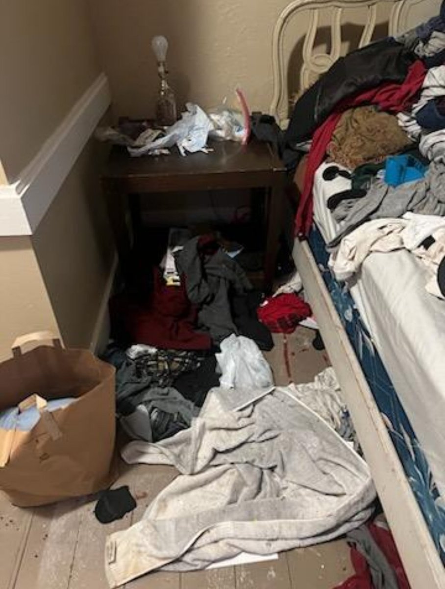 HeatherRam's tweet photo. Please explain 3 different angles of just 1 section of the filthy house. Zoom in and look that all the same images are there. THIS IS NOT AI.
#eCult #WakeUp #DrankTheKoolAid https://t.co/jp68JsTDWn