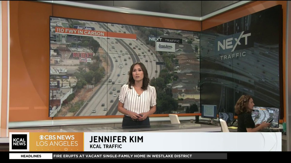 JoshuaX1993's tweet photo. Ms. @jennyriffic Kim did an super awesome job doing traffic this morning on @CBS Los Angeles & @KCALNews 9. Happy Monday Jennifer and stay healthy🎉💙😊! @AmberLeeNews @CBSNLive #NEXTTraffic🚦 #KCALNewsMornings🌞 https://t.co/jXQ7goJHRj
