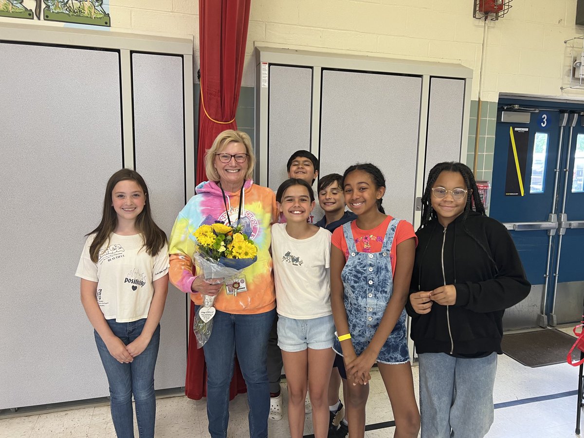 Mrs. Krois tweet media