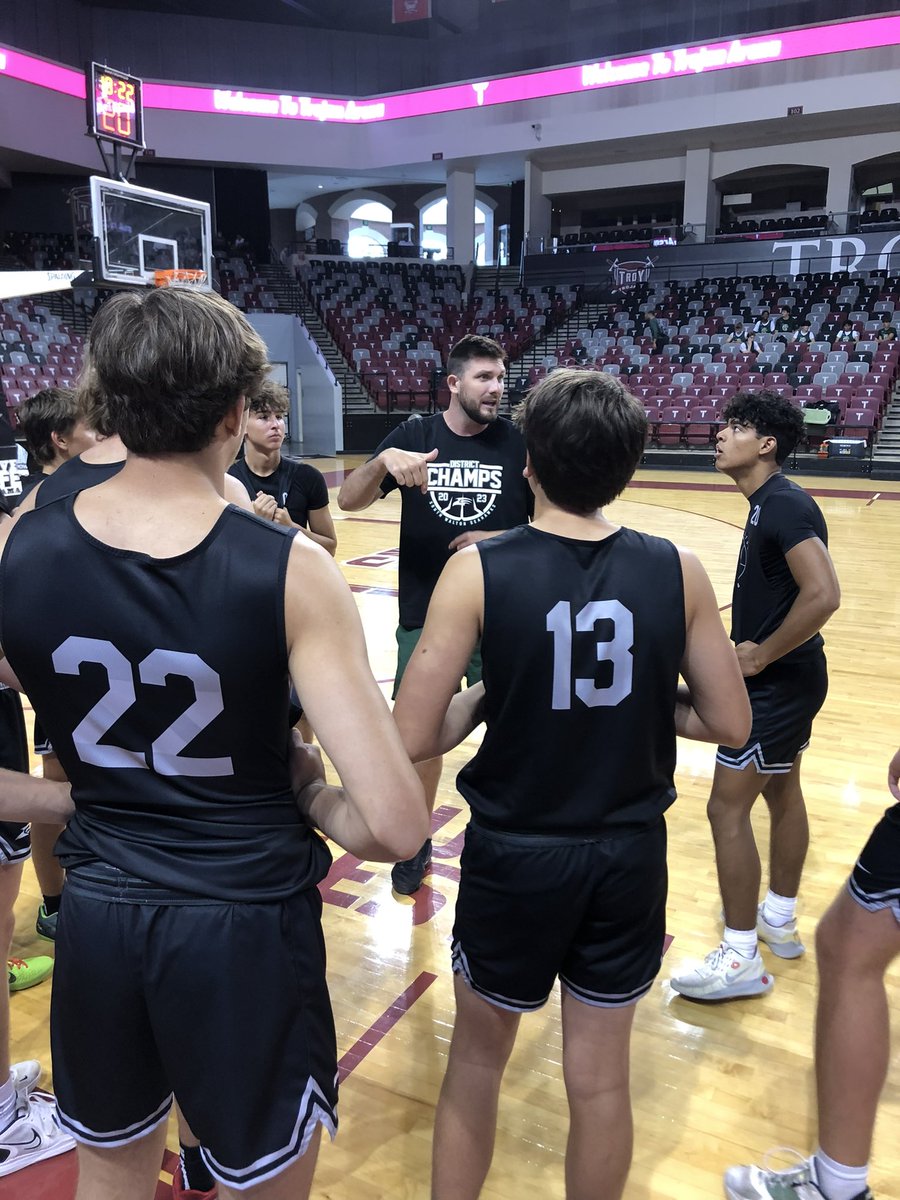 South Walton Basketball (@swaltonhoops) on Twitter photo Thank you <a href="/TroyTrojansMBB/">Troy Trojans MBB</a> <a href="/CoachScottCross/">Scott Cross</a> <a href="/larrycordaro/">Larry Cordaro</a> for hosting a great team camp!
The Hawks got better this weekend! Thank you <a href="/TroyTrojansMBB/">Troy Trojans MBB</a> <a href="/CoachScottCross/">Scott Cross</a> <a href="/larrycordaro/">Larry Cordaro</a> for hosting a great team camp!
The Hawks got better this weekend!