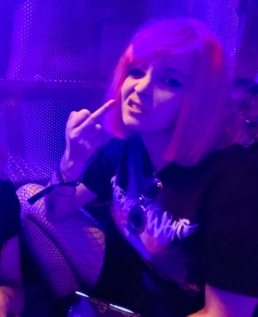 Victoria 🦊 tweet media