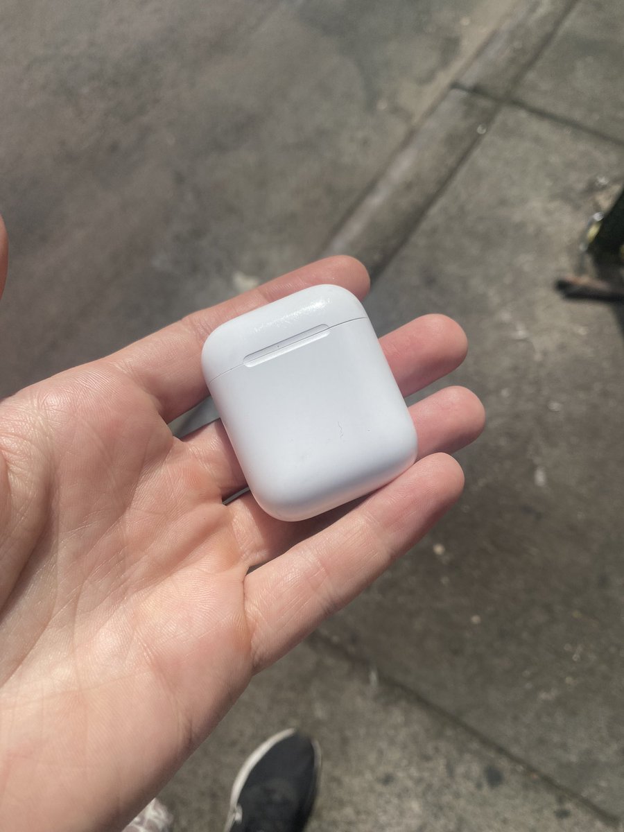 Ocat Daddins tweet media