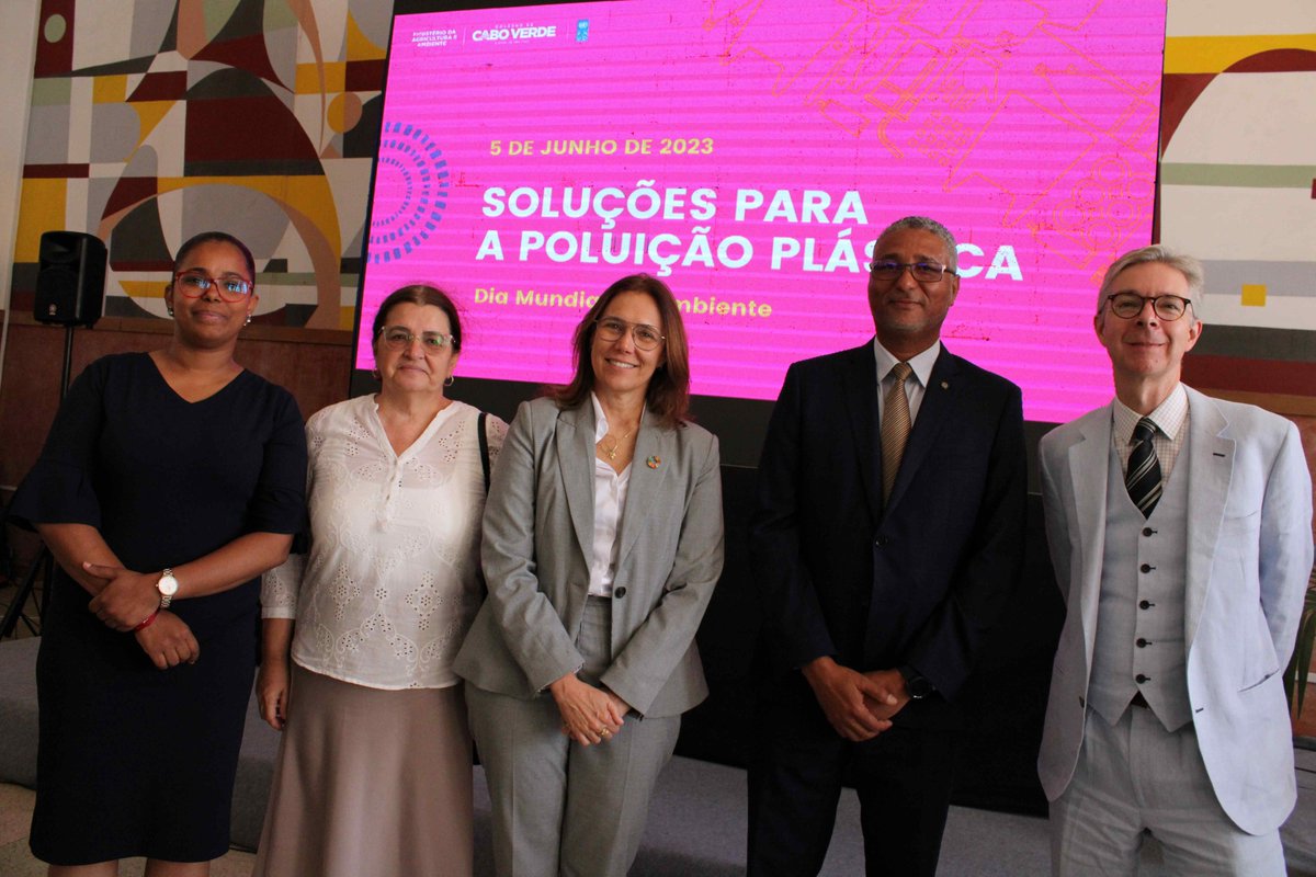 UNCaboVerde's tweet photo. In the event to present a new plastic law by @CaboVerde_Gov #UN RC @PatPortelaSouza #FAO Rep. @ana_touza &amp; @JointRepinCV together sending a strong message on UN commitment in combating plastic pollution &amp; supporting #CaboVerde in implementing initiatives 4 sustainable development https://t.co/aZ7wpmh89c
