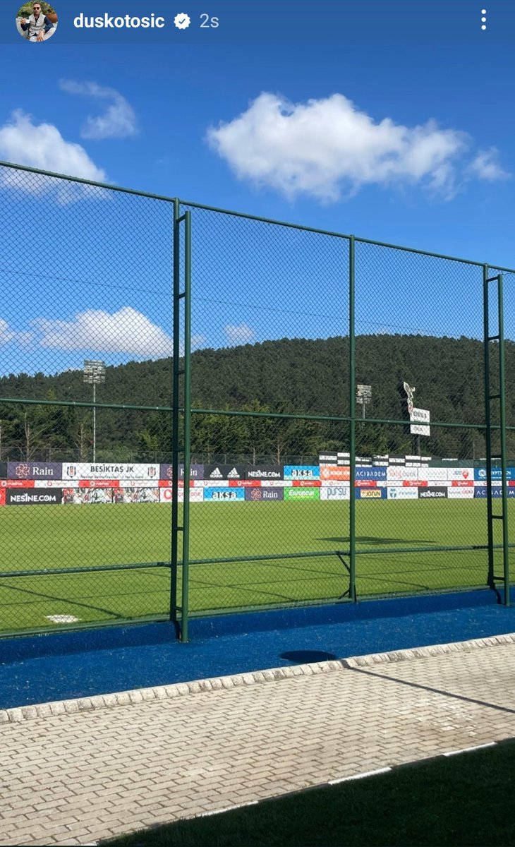 Eski futbolcumuz ve şu an menajerlik yapan Dusko Tosic, Nevzat Demir Tesisleri'nde.