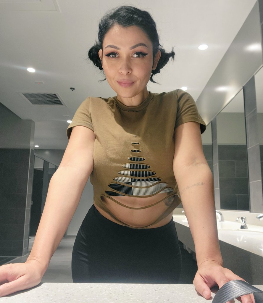 LunaLyrik 👽🪐 on Twitter: "Consistency is key 🔑"