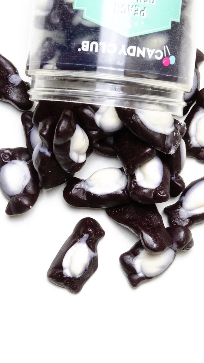 huekaipeng's tweet photo. ‼️STOP EATING PENGUIN GUMMIES ‼️

— an important thread on why we should stop eating penguin gummies (don't open if sensitive) https://t.co/Ne9UuzcomL