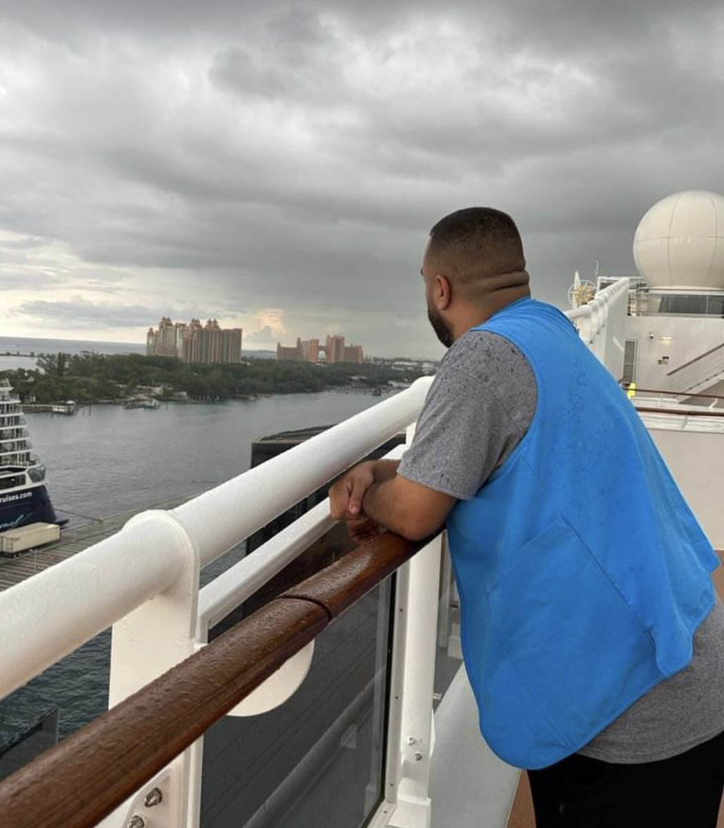 gio__palace's tweet image. me on my 20 minute lunch break