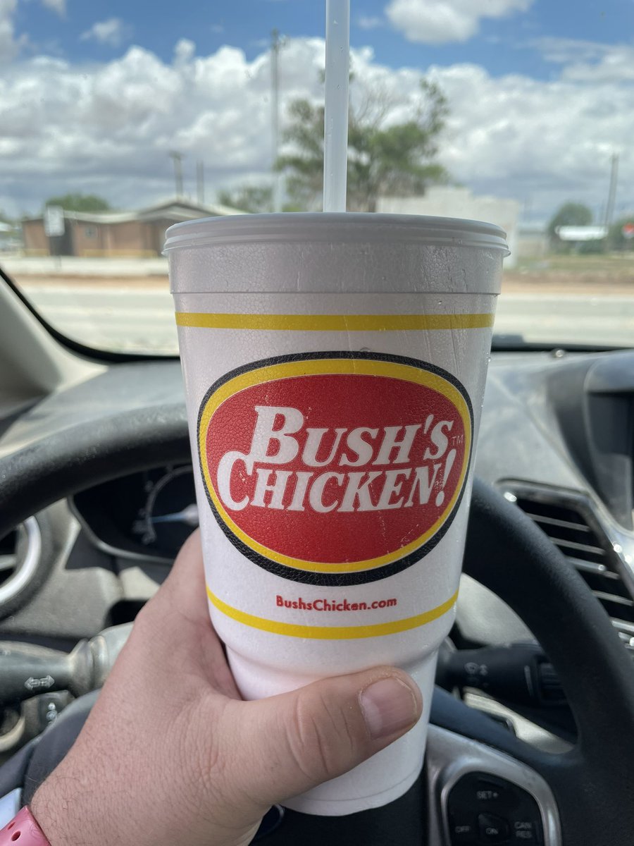 JasonCFarmer's tweet photo. Picked up my new glasses in #SeminoleTx today. Finally stopped by #BushChicken and got Cup No. 156. #MrCups https://t.co/JYD3Lx6aoo