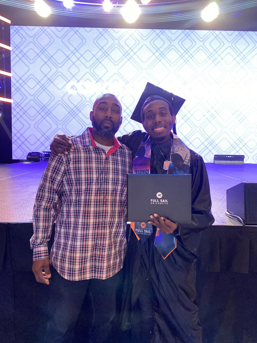 KBUNCUT_'s tweet photo. It's an honor and a privilege to be an Alumni for @FullSail as I move on into the journey of the unknown. https://t.co/U2jpf6oAAp