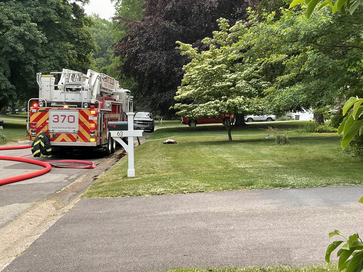 DetectiveJohnK3's tweet photo. Penfield’s brush fire on Farm Brook Drive. https://t.co/bSeiyREo5O