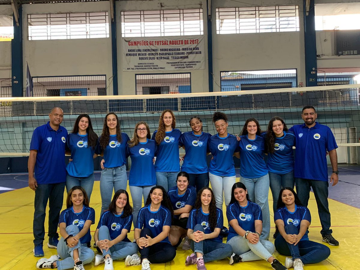 Hoje nosso time de meninas sub19 embarca rumo ao Rio Grande do Sul, para a disputa do 16º Festival Internacional de Estrela-RS. Será a nossa primeira vez na competição. Vamos com tudo, Niterói! 💙💛

#NiteroiEsportes