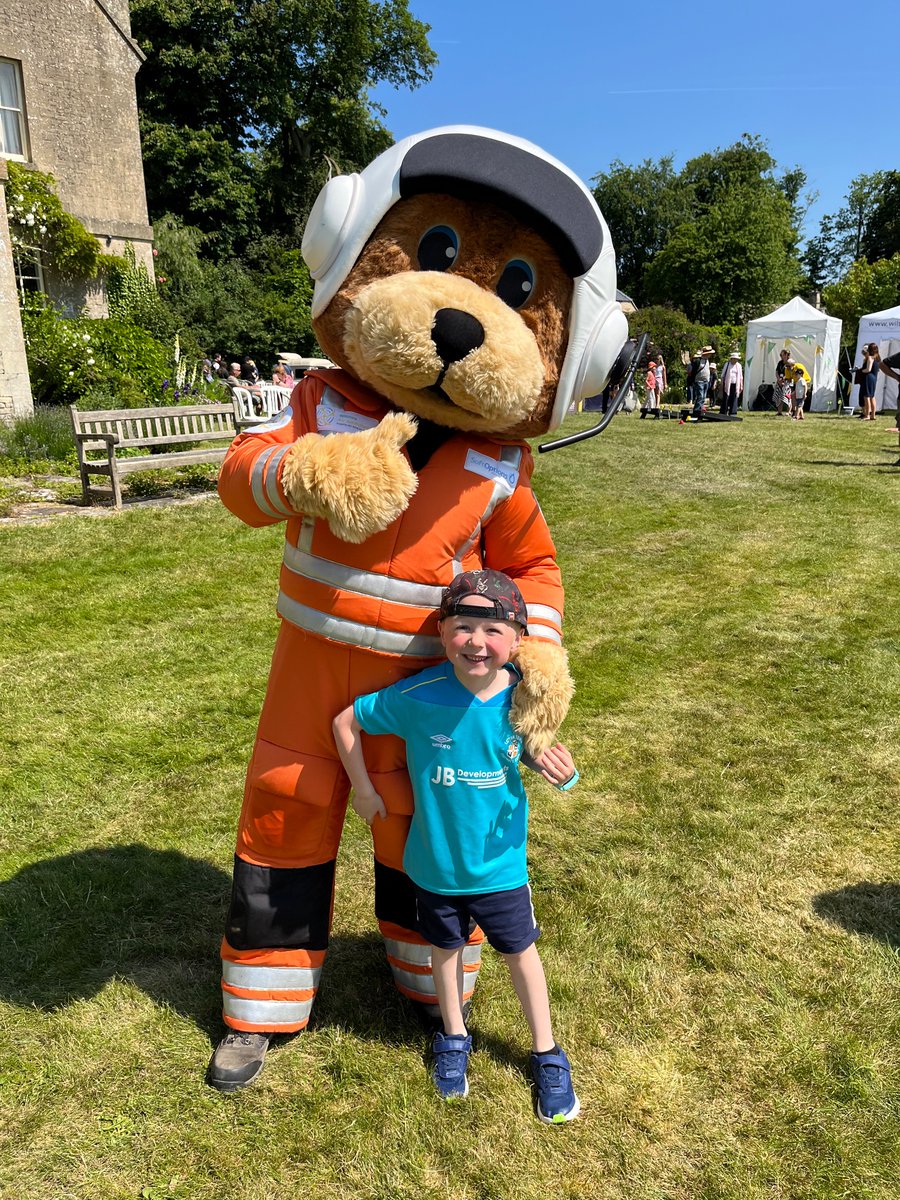JB_it_boy's tweet photo. @WiltsAirAmbu My son Stanley loved meeting Wilber at Middlewick House garden open day. It was a great day. Looking forward to next year already. https://t.co/50TH0oaCAM