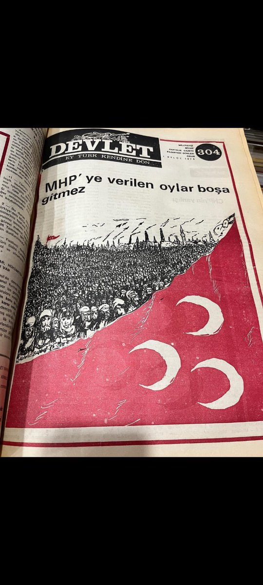 “Üç hilâl, statik yapısı ile bir mâzi idi. Bir merkezde birleşerek hareketlenmiş durumuyla hâldir; hareketin yönü, Türk milliyetçiliğinin yönüdür.”

Dündar Taşer