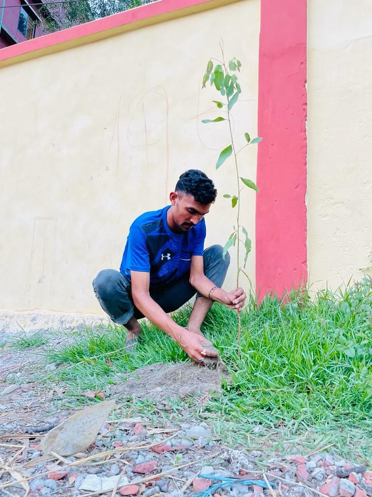 JubayerAhSabbir's tweet photo. ৫ জুন ২০২৩, বিশ্ব পরিবেশ দিবস উপলক্ষ্যে @Prafulla_BD এর উদ্যোগে সবুজ পৃথিবী গড়তে বৃক্ষরোপণ কর্মসূচি।
"পৃথিবীটা হোক মনোরম, আনন্দময় ও প্রস্ফুটিত।"- এই স্লোগানে উজ্জীবিত যুবা আমরা।
#EnvironmentDay2023
#Prafulla #PrafullaBD
#প্রফুল্ল #পরিবেশ_দিবস
#StopPlasticPollution
#SavePlanet https://t.co/dBaRdizN7F